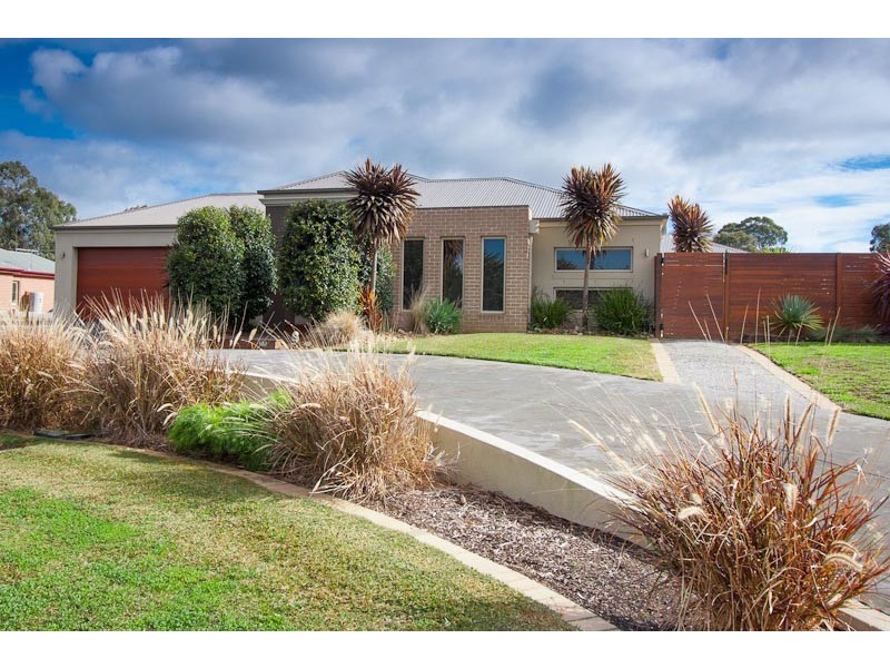 65 Spavin Drive, Sunbury VIC 3429
