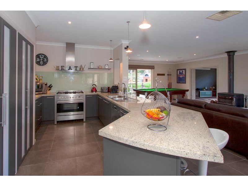 65 Spavin Drive, Sunbury VIC 3429