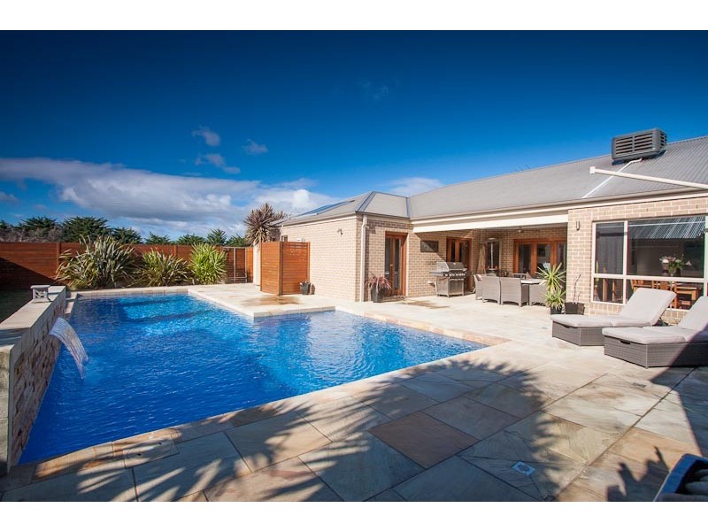 65 Spavin Drive, Sunbury VIC 3429