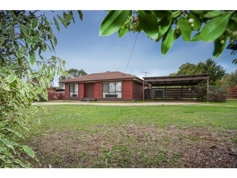4 Clifton Drive, Lancefield VIC 3435