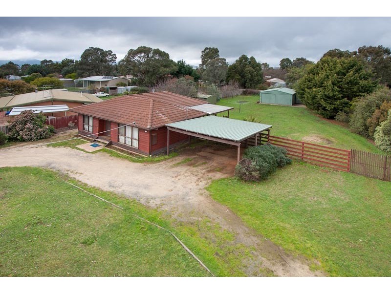 4 Clifton Drive, Lancefield VIC 3435