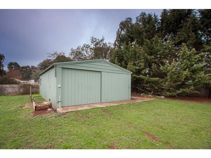 4 Clifton Drive, Lancefield VIC 3435