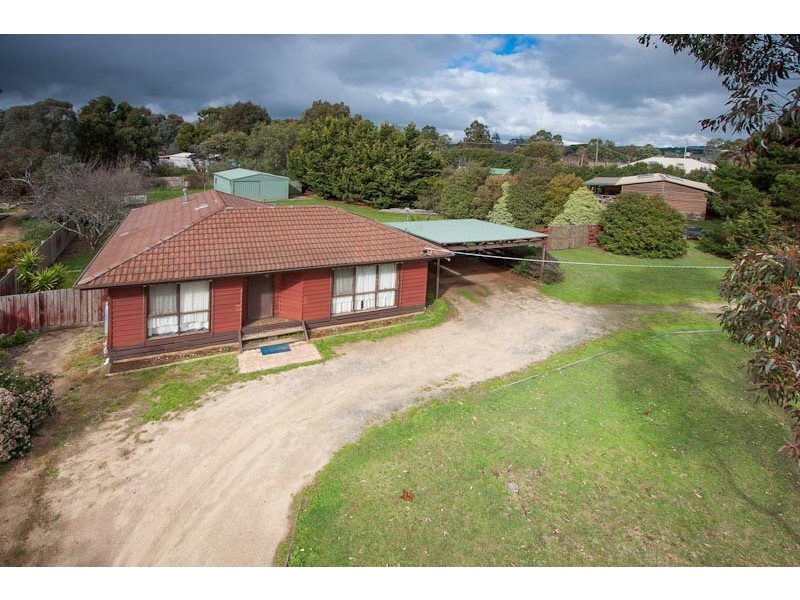 4 Clifton Drive, Lancefield VIC 3435
