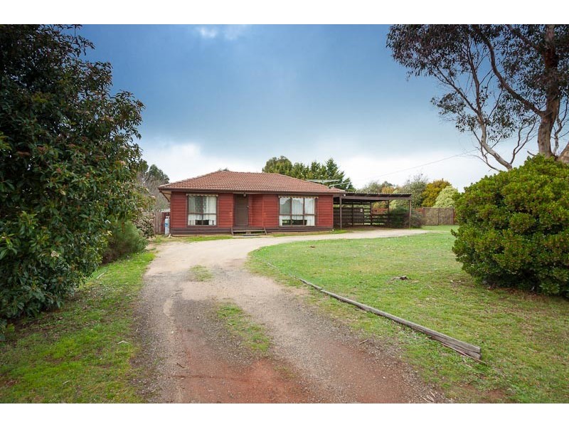 4 Clifton Drive, Lancefield VIC 3435