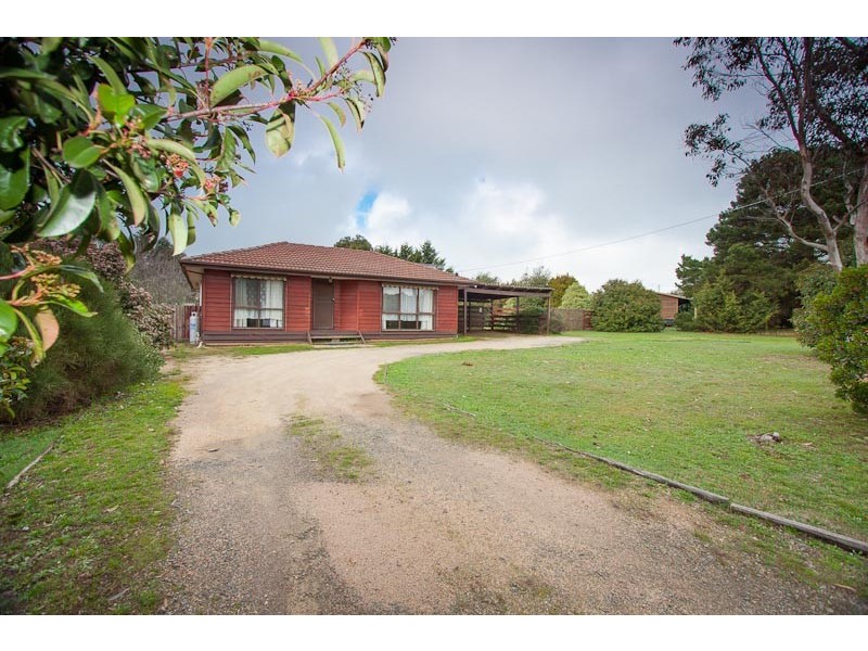 4 Clifton Drive, Lancefield VIC 3435