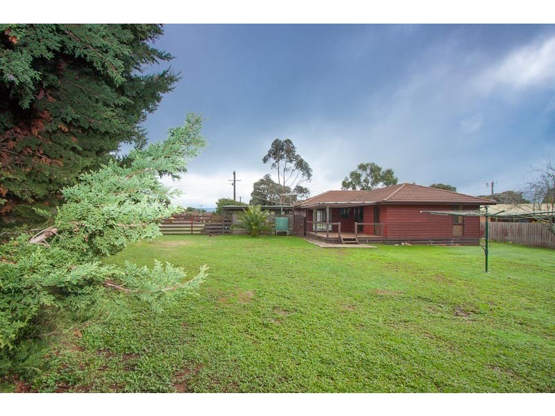 4 Clifton Drive, Lancefield VIC 3435