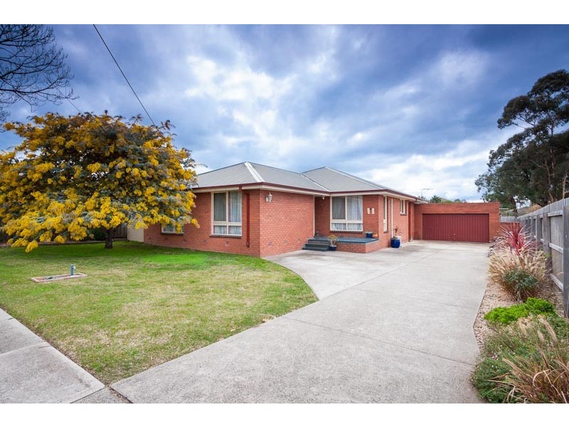 22 Dobell Avenue, Sunbury VIC 3429