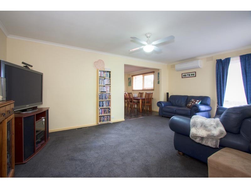22 Dobell Avenue, Sunbury VIC 3429