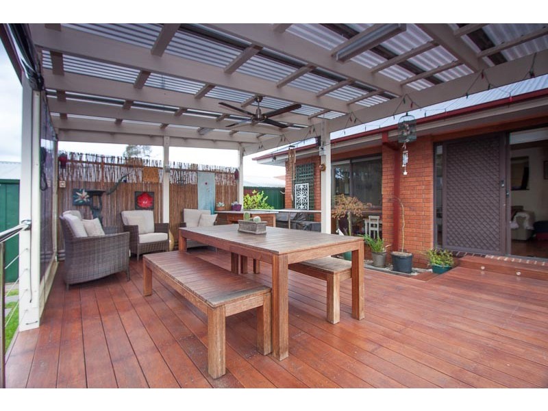 22 Dobell Avenue, Sunbury VIC 3429