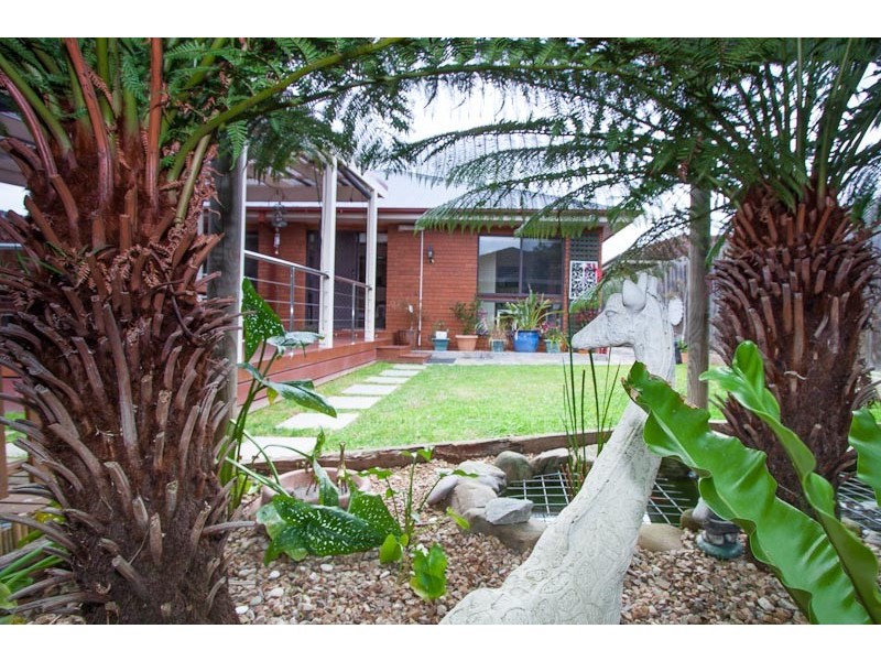 22 Dobell Avenue, Sunbury VIC 3429