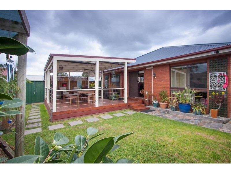 22 Dobell Avenue, Sunbury VIC 3429