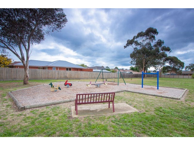 22 Dobell Avenue, Sunbury VIC 3429