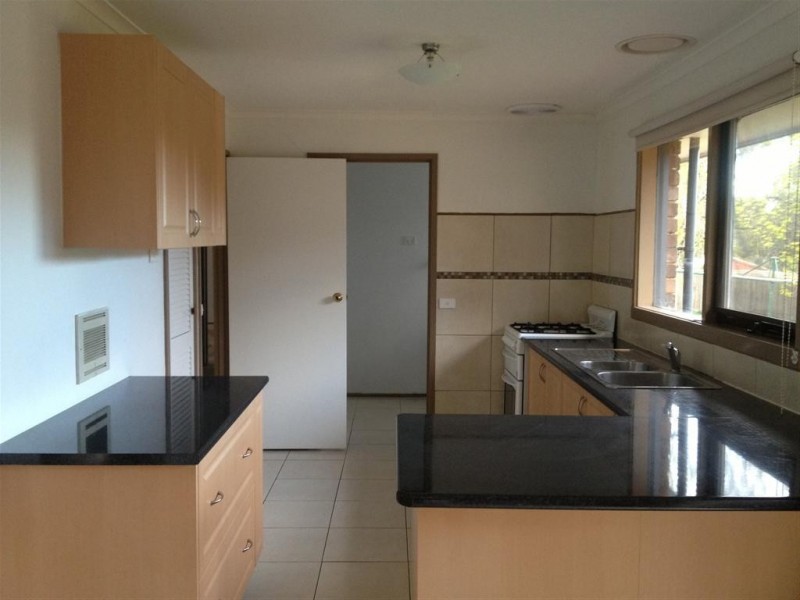 14 MCEWEN DRIVE, Sunbury VIC 3429