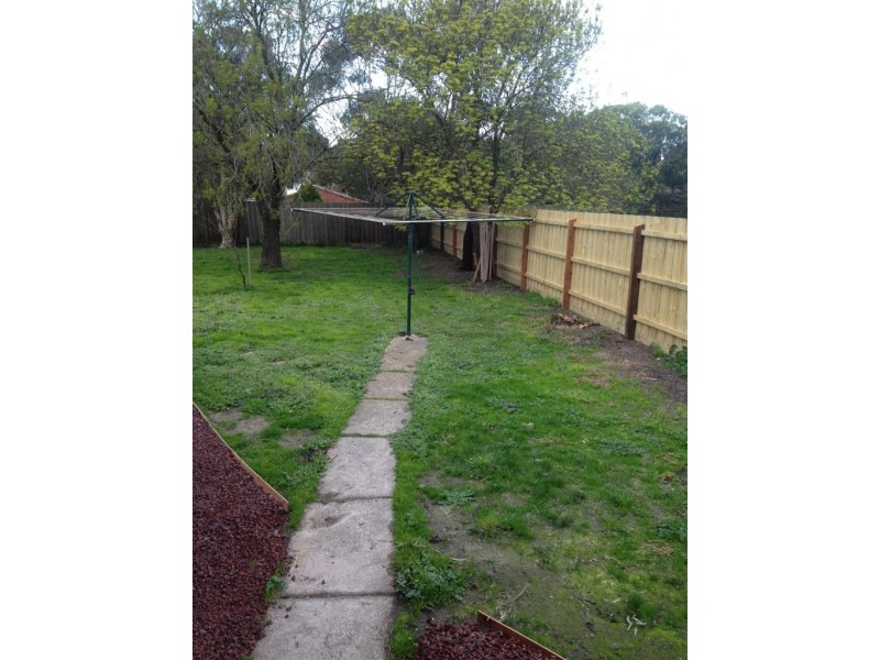 14 MCEWEN DRIVE, Sunbury VIC 3429