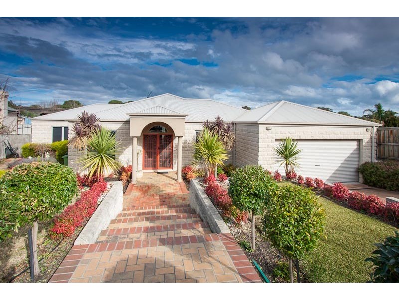 95 Yellow Gum Boulevard, Sunbury VIC 3429