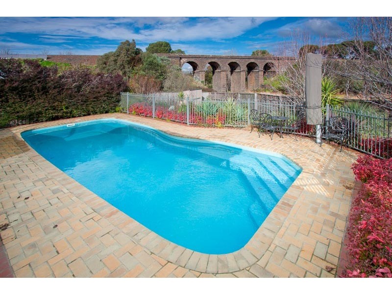 95 Yellow Gum Boulevard, Sunbury VIC 3429