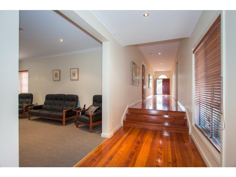 95 Yellow Gum Boulevard, Sunbury VIC 3429