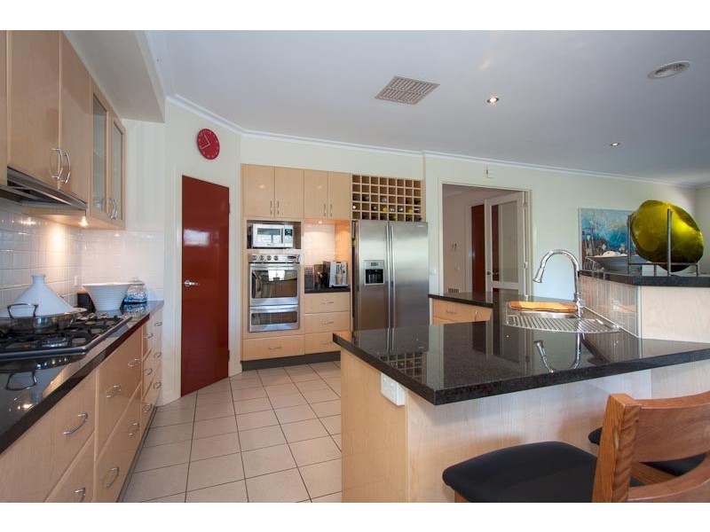 95 Yellow Gum Boulevard, Sunbury VIC 3429