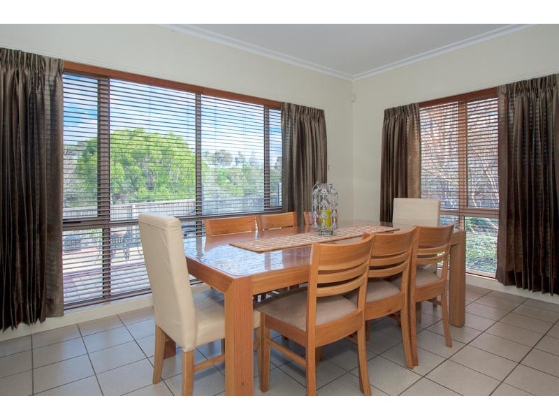 95 Yellow Gum Boulevard, Sunbury VIC 3429