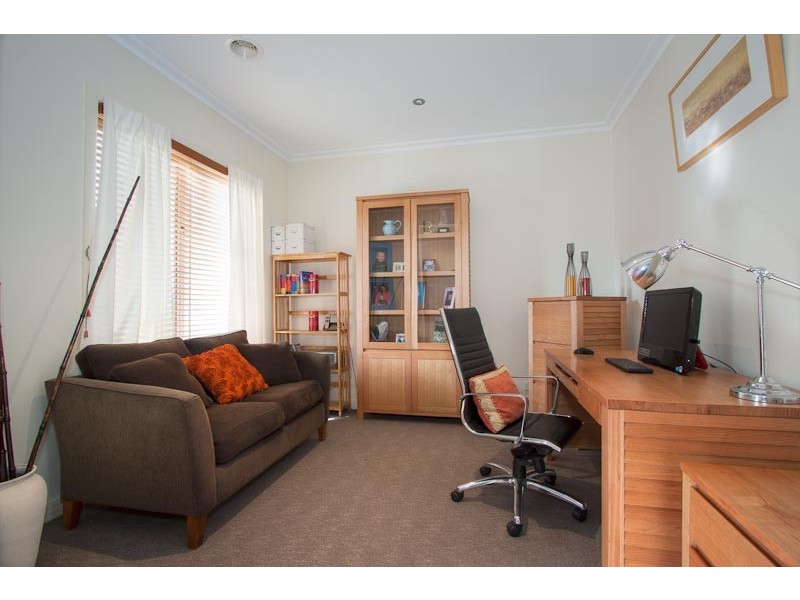 95 Yellow Gum Boulevard, Sunbury VIC 3429