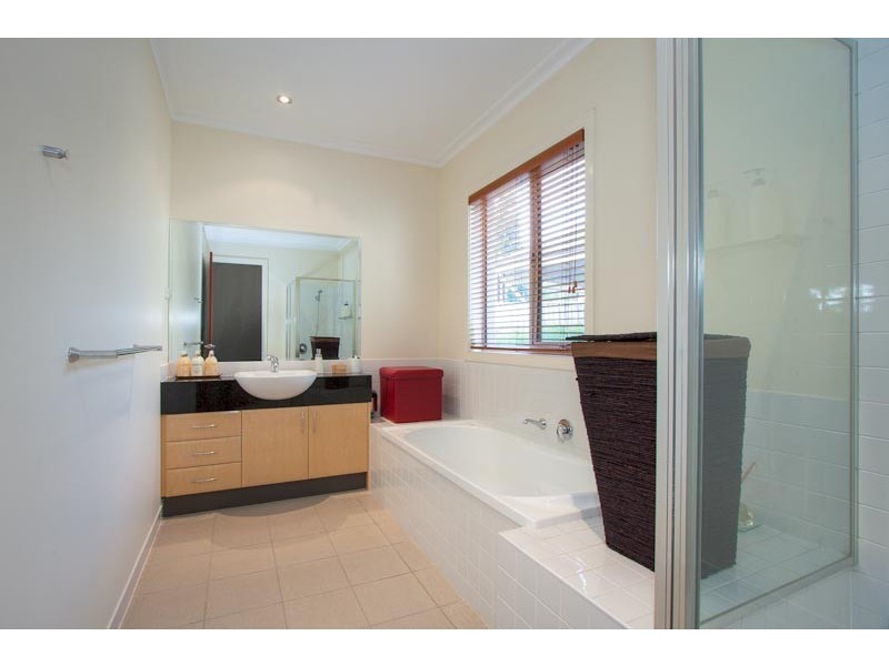 95 Yellow Gum Boulevard, Sunbury VIC 3429