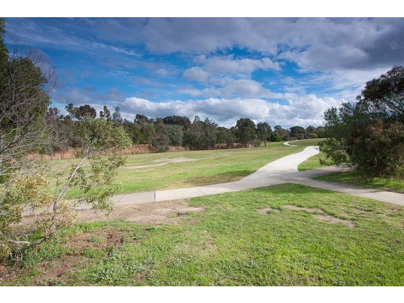 95 Yellow Gum Boulevard, Sunbury VIC 3429