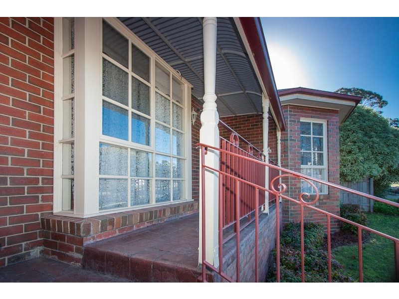 23 De Lisle Avenue, Sunbury VIC 3429