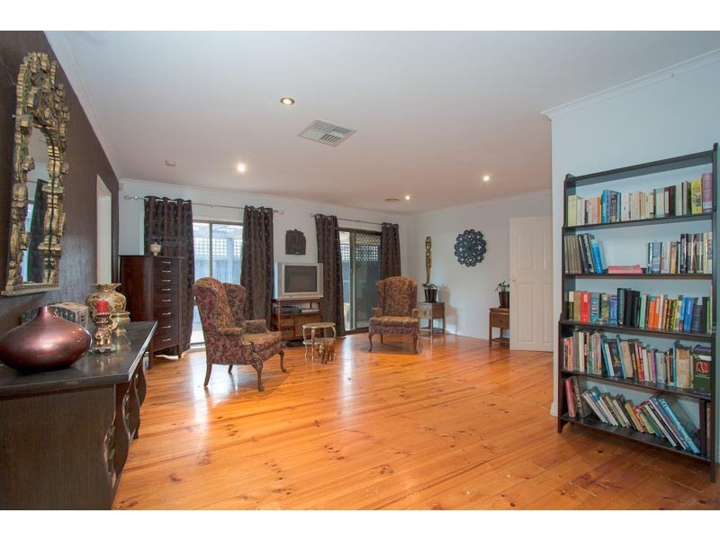 39 Dobell Avenue, Sunbury VIC 3429