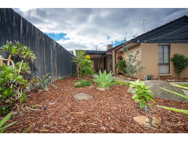 39 Dobell Avenue, Sunbury VIC 3429