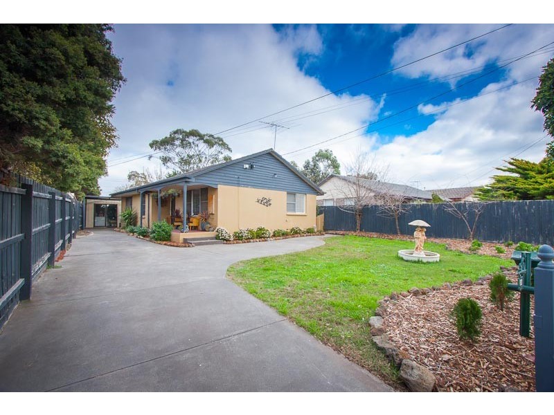 39 Dobell Avenue, Sunbury VIC 3429