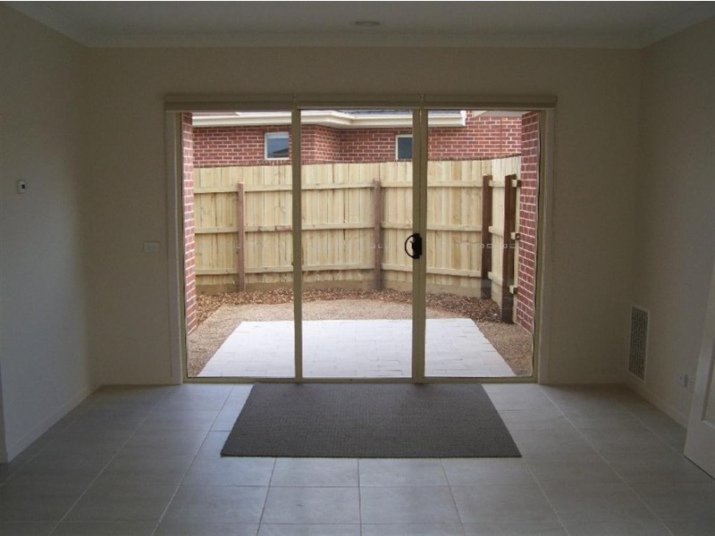 1/751 ELIZABETH DRIVE, Sunbury VIC 3429