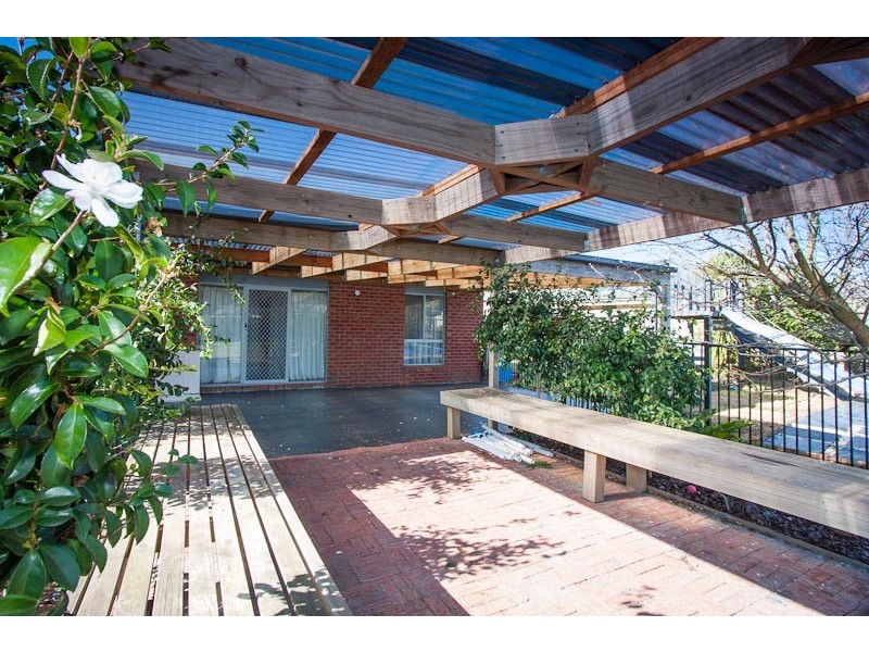 17 Francis Close, Romsey VIC 3434