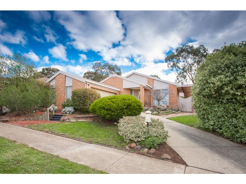 52 Olive Grove, Sunbury VIC 3429