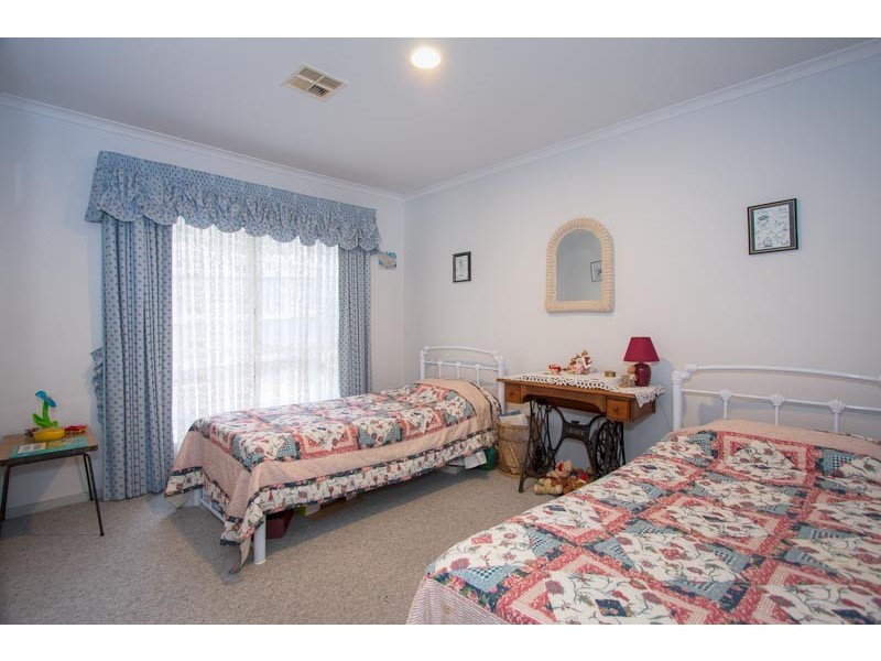 52 Olive Grove, Sunbury VIC 3429