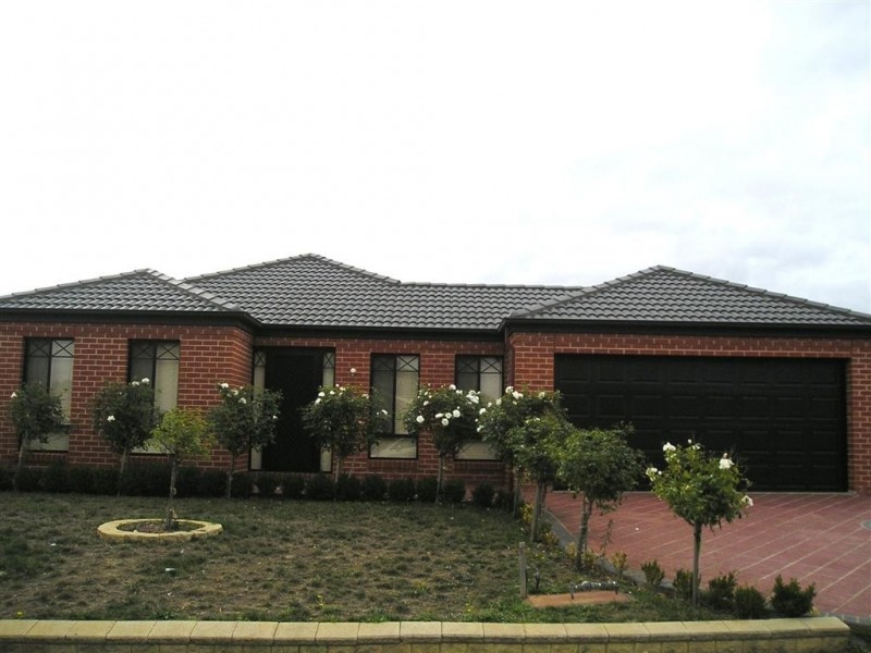 14 ORCHARDVIEW GROVE, Sunbury VIC 3429