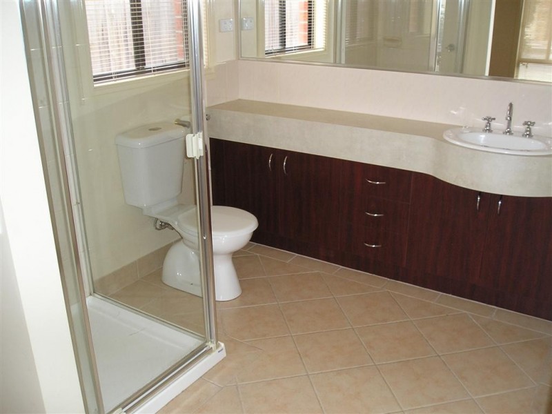 14 ORCHARDVIEW GROVE, Sunbury VIC 3429