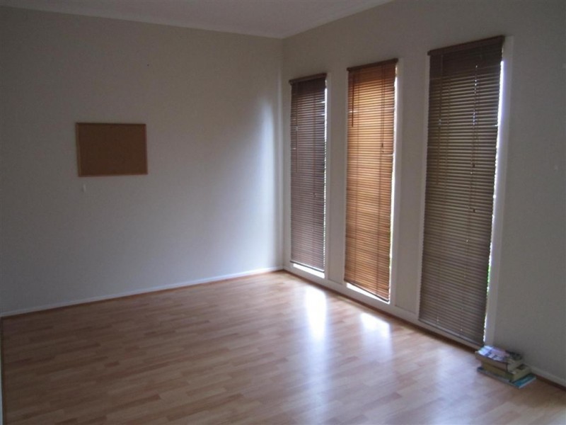 2 CLYDE COURT, Sunbury VIC 3429