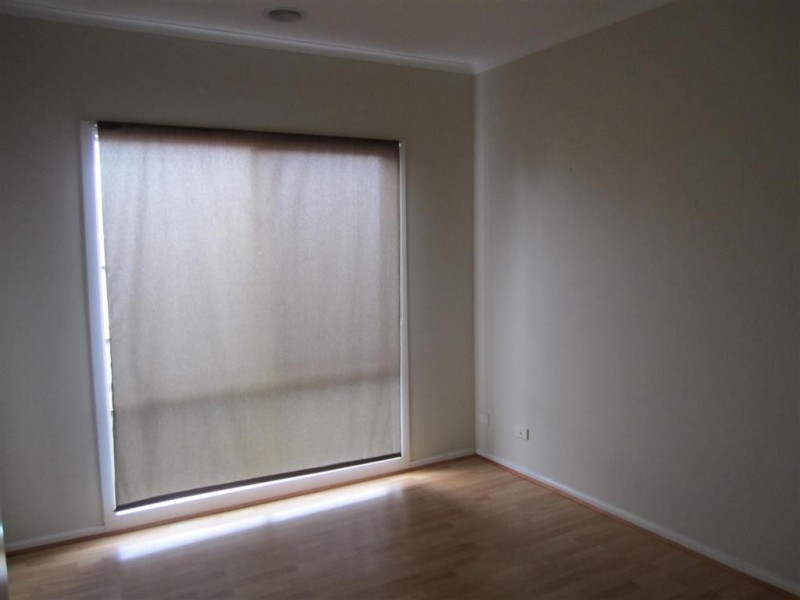 2 CLYDE COURT, Sunbury VIC 3429