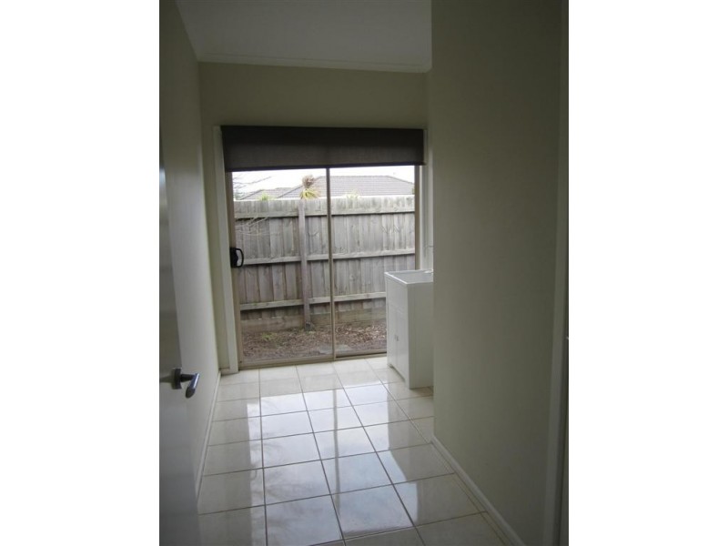 2 CLYDE COURT, Sunbury VIC 3429