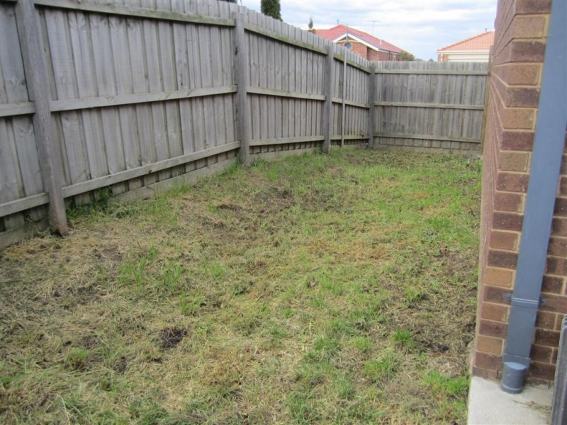 2 CLYDE COURT, Sunbury VIC 3429