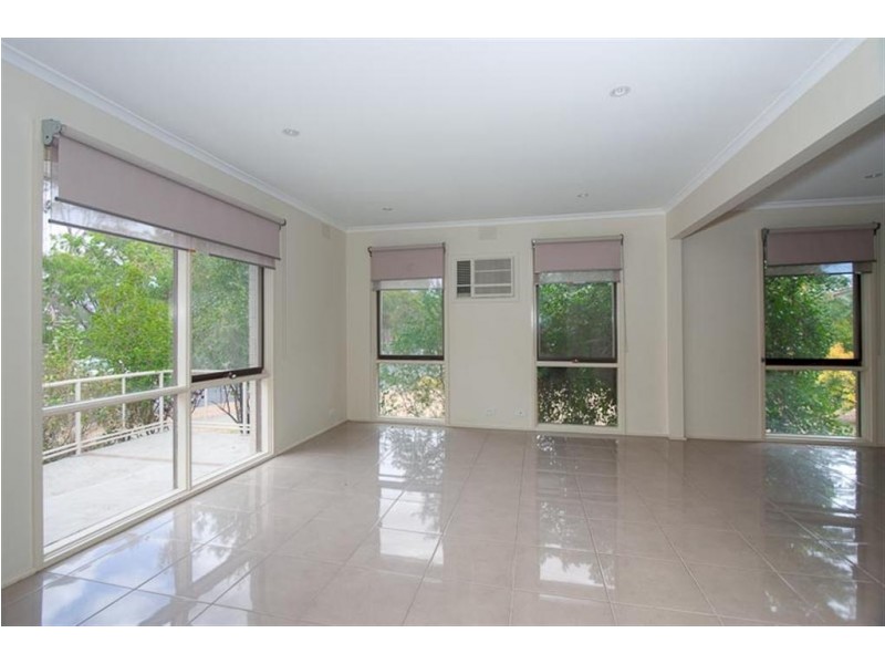 2 BUVELOT PLACE, Sunbury VIC 3429