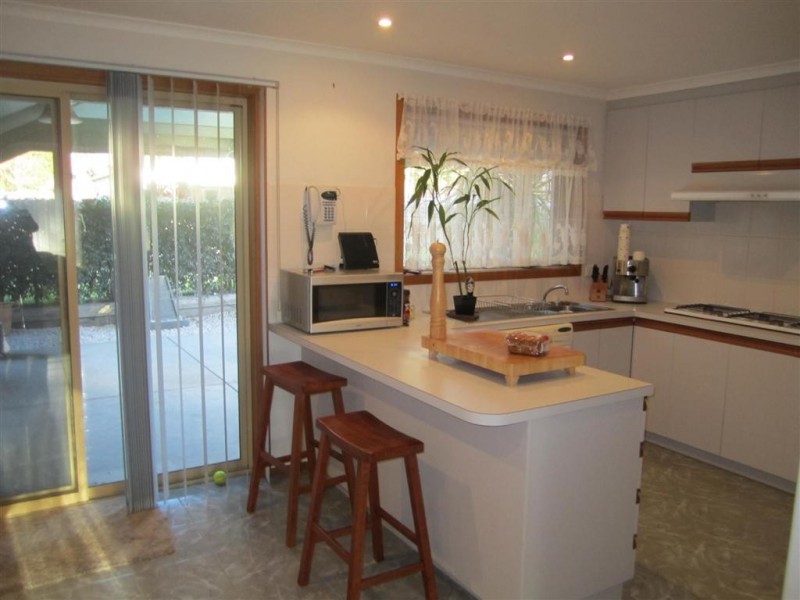 205 ELIZABETH DRIVE, Sunbury VIC 3429