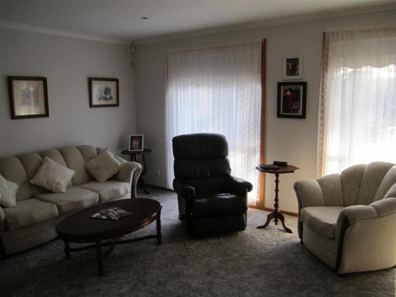 205 ELIZABETH DRIVE, Sunbury VIC 3429