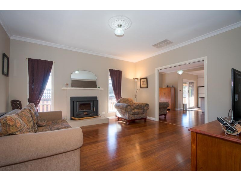 21 Lawrence Avenue, Sunbury VIC 3429