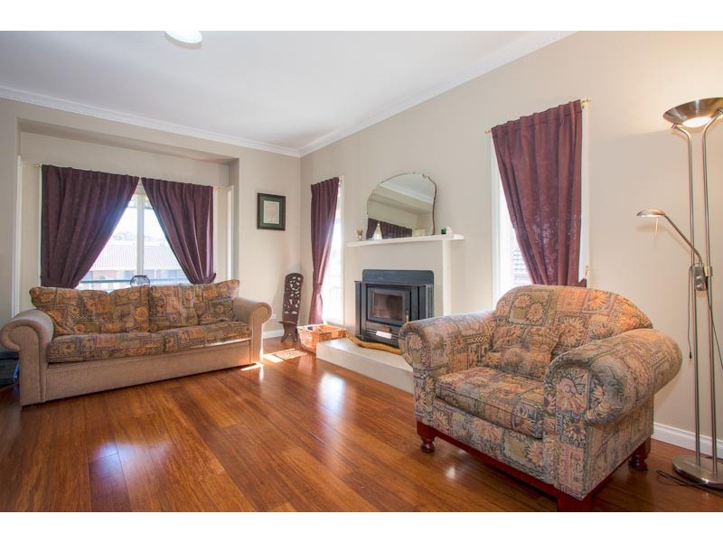 21 Lawrence Avenue, Sunbury VIC 3429