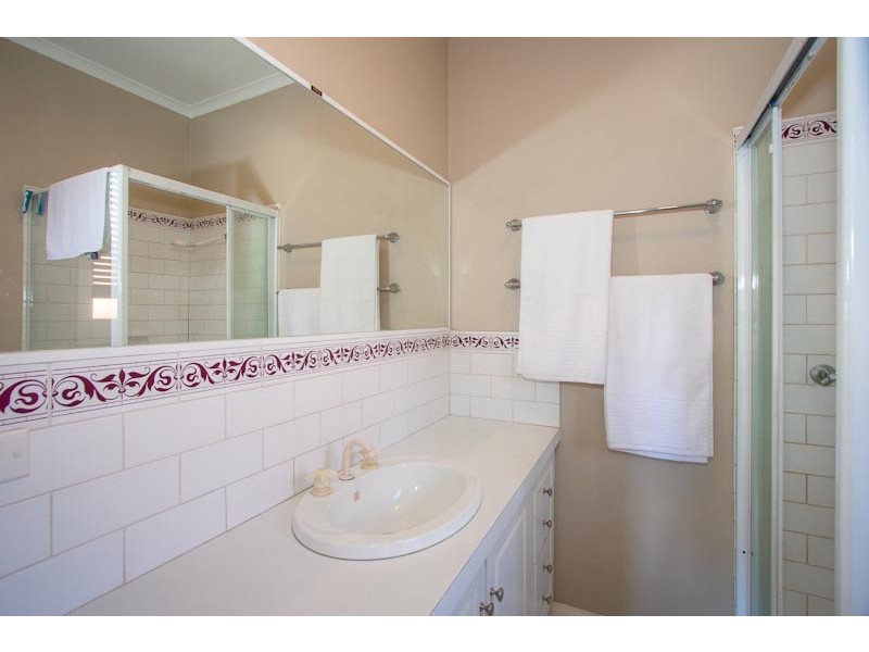 21 Lawrence Avenue, Sunbury VIC 3429