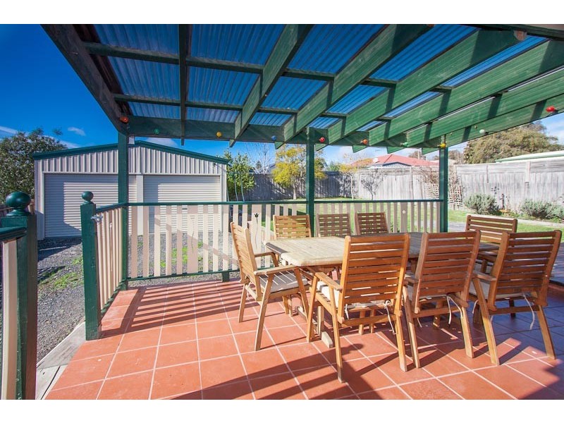 21 Lawrence Avenue, Sunbury VIC 3429