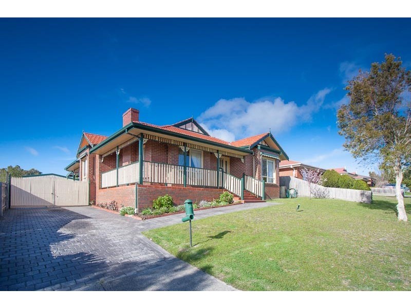 21 Lawrence Avenue, Sunbury VIC 3429