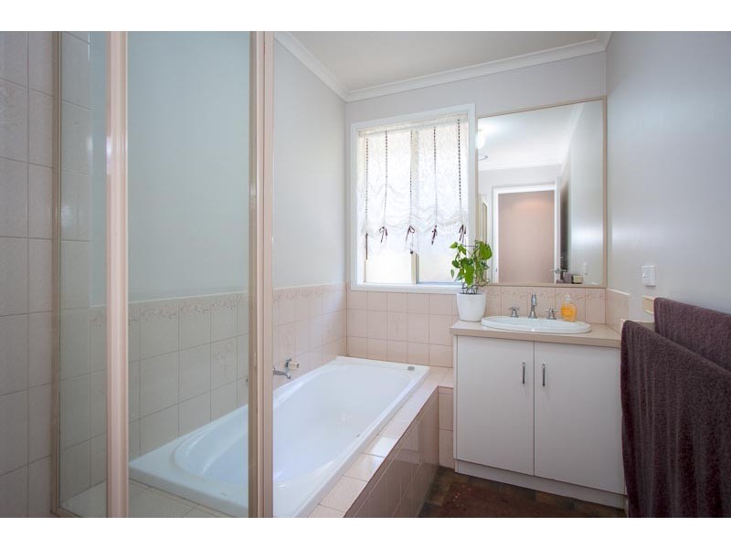 34 Reghon Drive, Sunbury VIC 3429