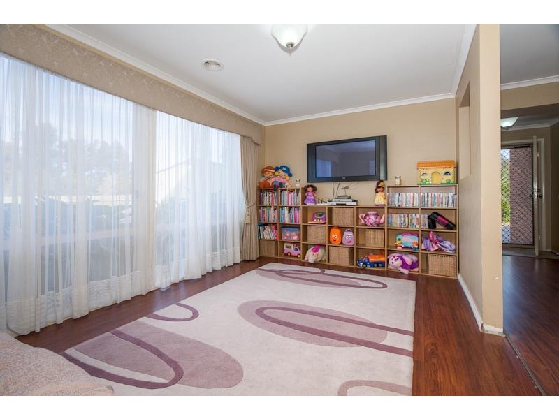 10 Marsh Crescent, Sunbury VIC 3429